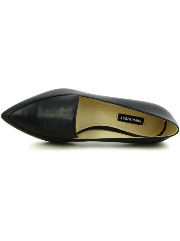 נעלי סירה מחודדות