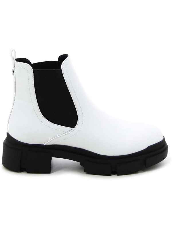 מגפוני צ’לסי עם סוליית טרקטור