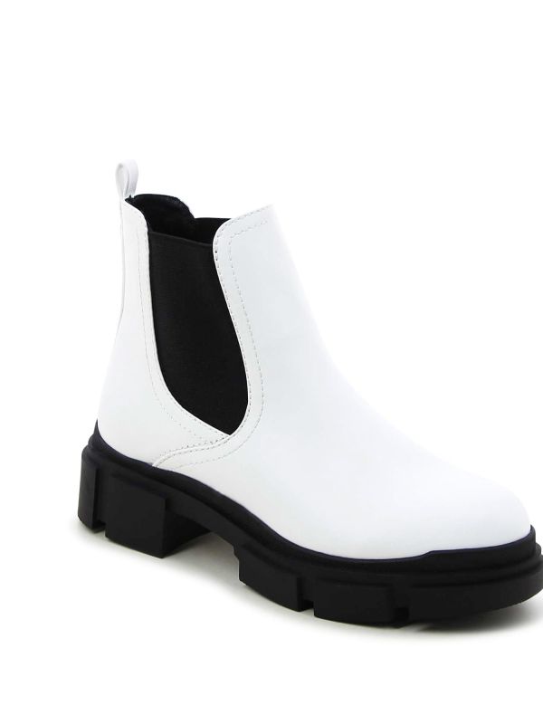 מגפוני צ’לסי עם סוליית טרקטור