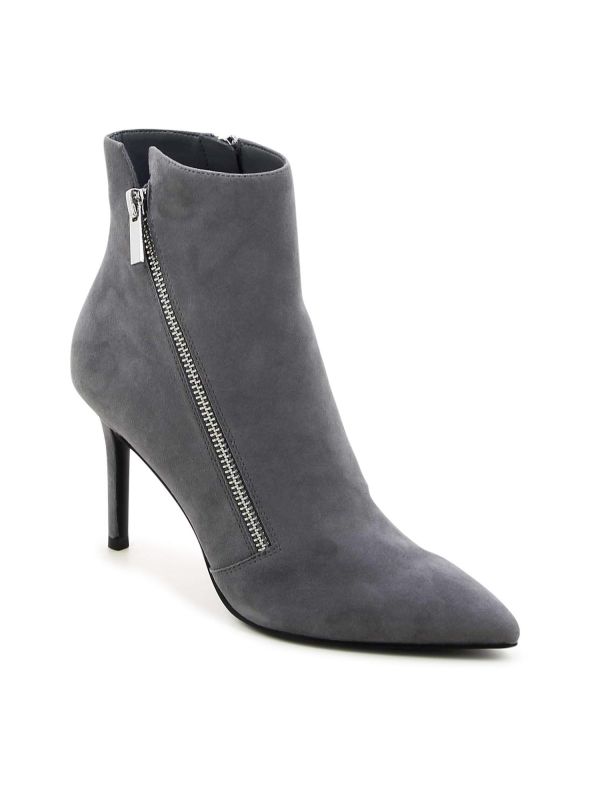 מגפוני סטילטו שפיציים לנשים