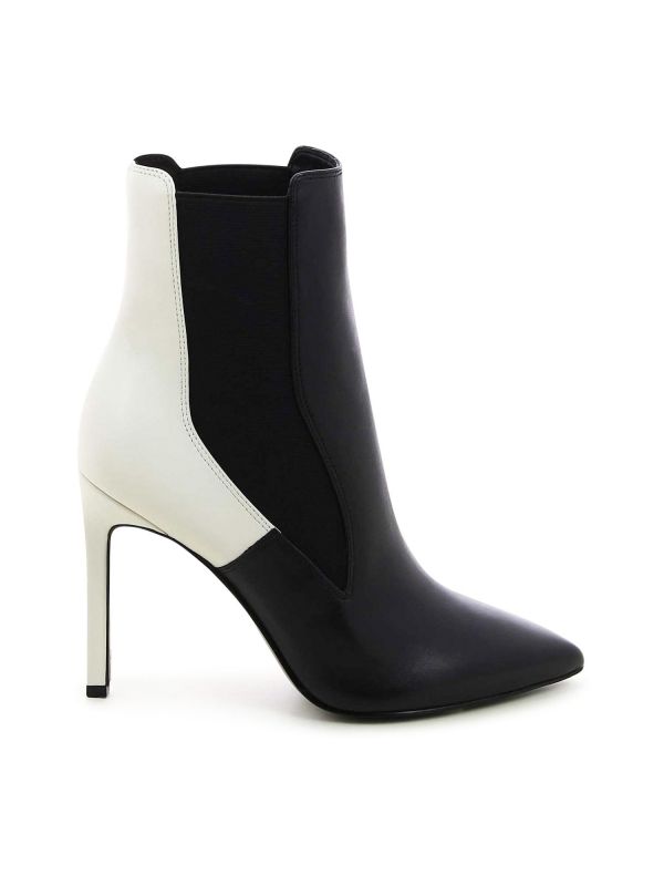 מגפונים עם גומי בצדדים ועקב סטילטו