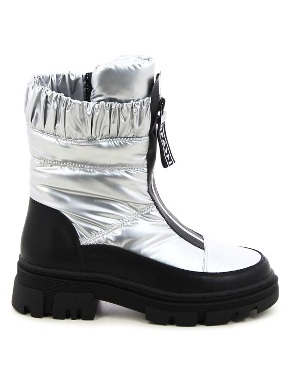 מגפוני טרקטור במראה ניילון