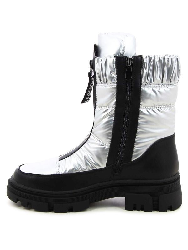 מגפוני טרקטור במראה ניילון