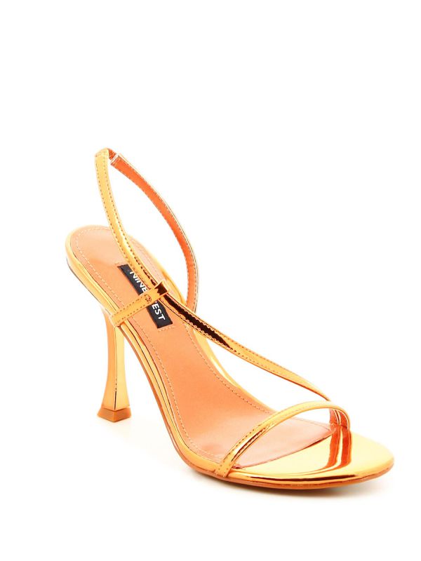 סנדלי עקב מטאליים