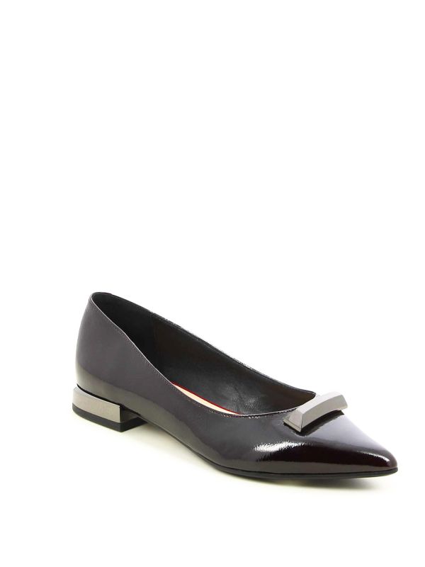 נעלי סירה מחודדות GIL