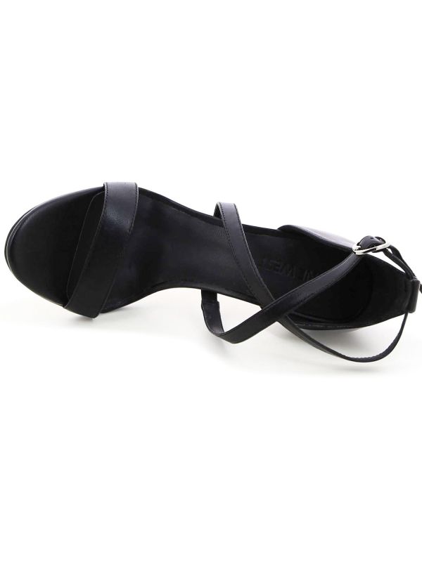 סנדלי עקב עם רצועות מוצלבות SARA