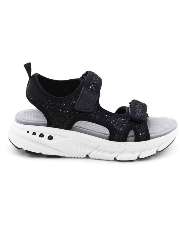 סנדלים מעוצבות