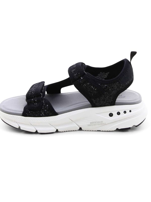 סנדלים מעוצבות