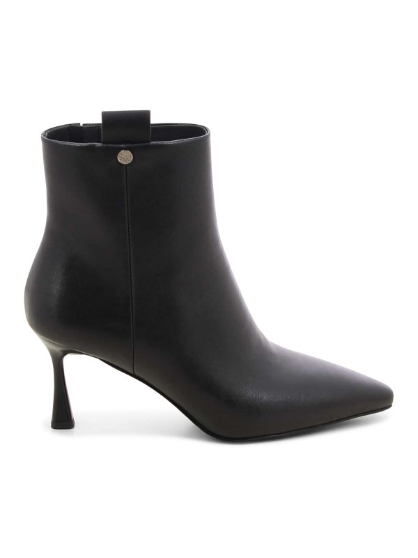 מגפוני עקב סטילטו לנשים