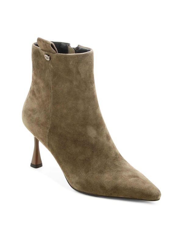 מגפוני עקב סטילטו לנשים