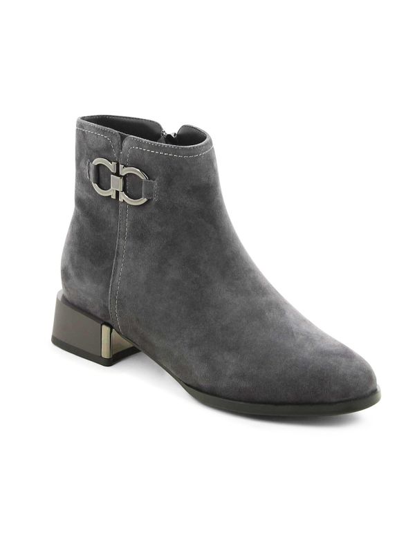 מגפונים קלאסיים עם עיטור