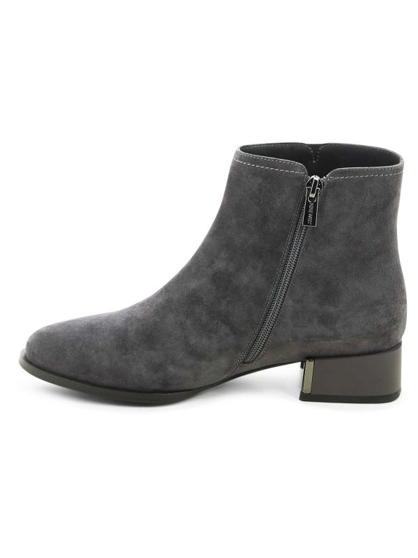 מגפונים קלאסיים עם עיטור