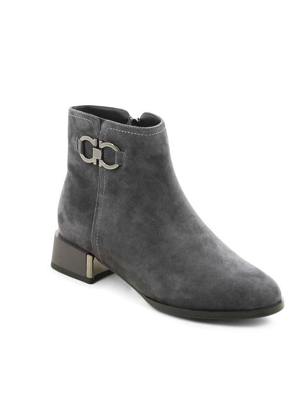 מגפונים קלאסיים עם עיטור