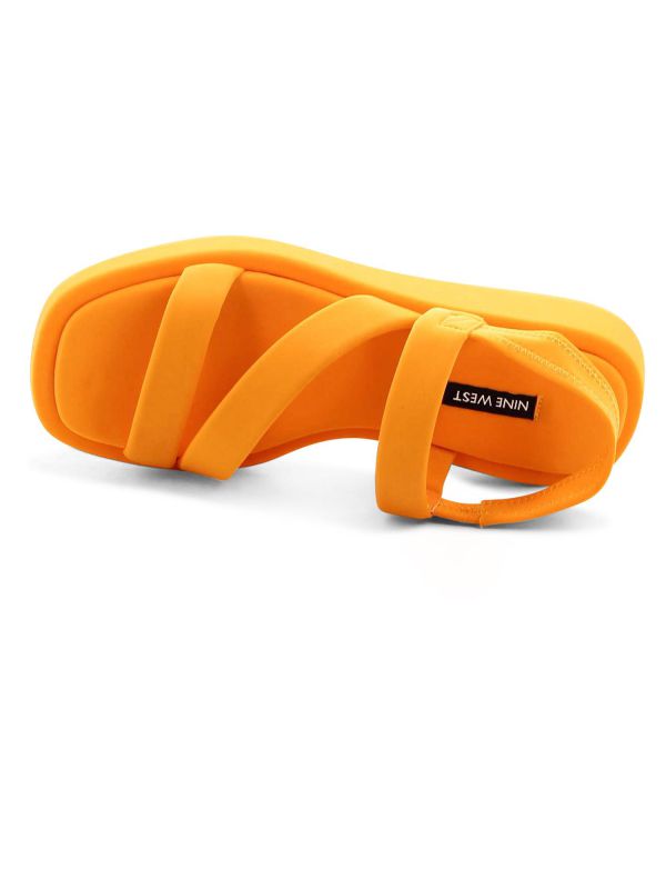 סנדלי רצועות מוצלבות סקובה לנשים