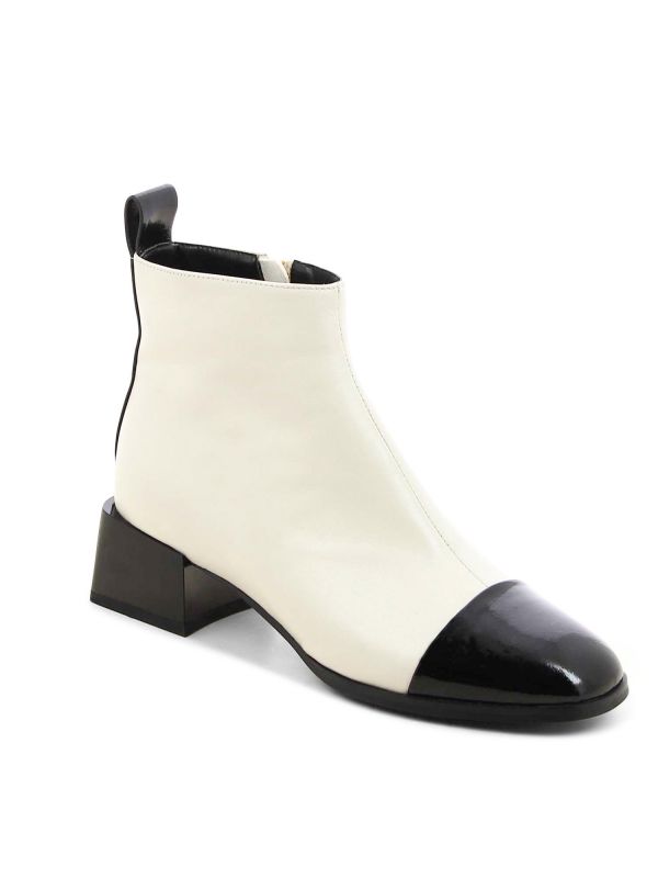 מגפוני עקב קלאסיים