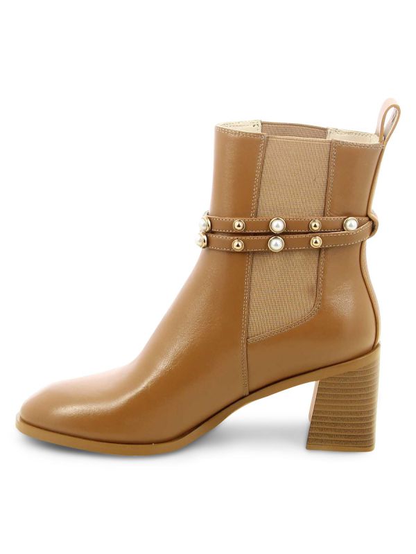 מגפוני עקב עם רצועות