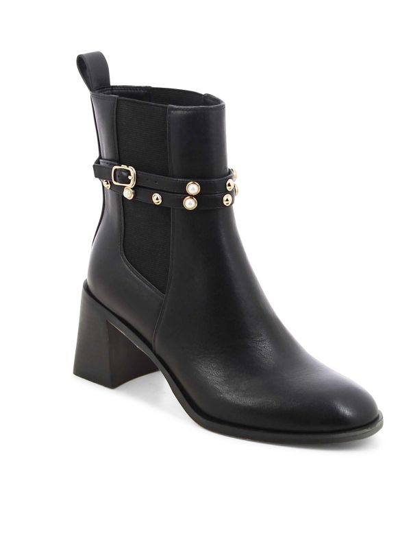 מגפוני עקב עם רצועות