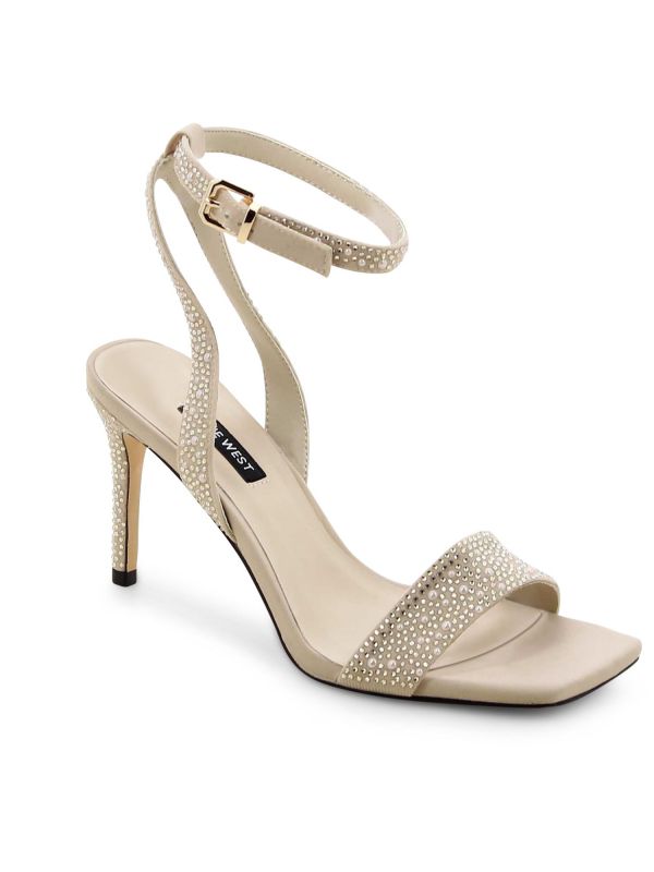 נעלי ערב אלגנטיות עם אבנים ועקב גבוה