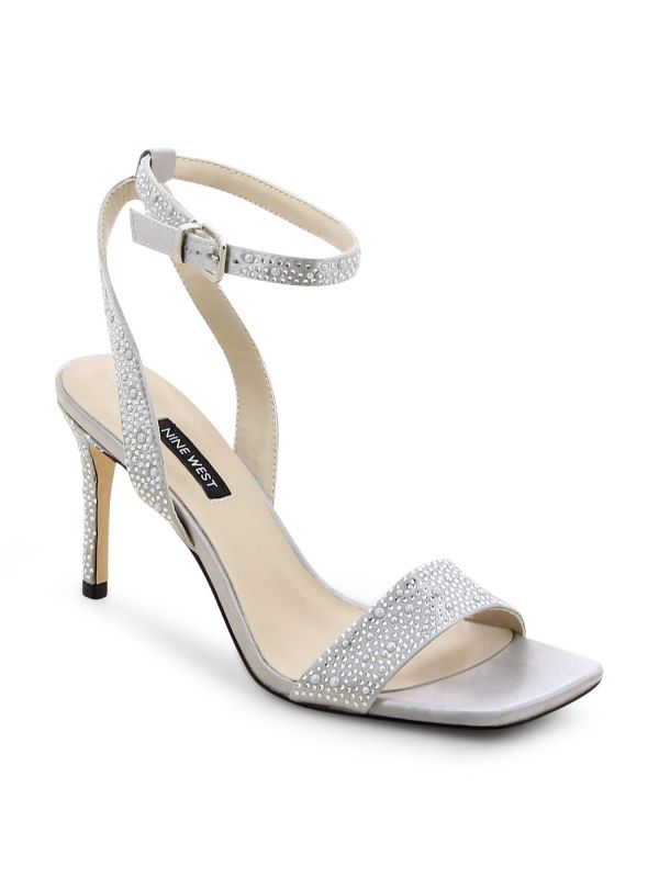 נעלי ערב אלגנטיות עם אבנים ועקב גבוה