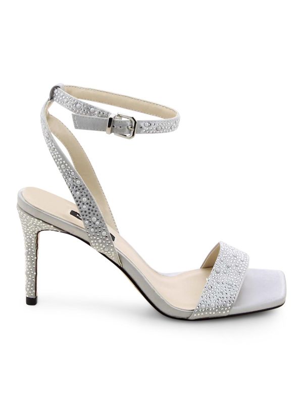 נעלי ערב אלגנטיות עם אבנים ועקב גבוה