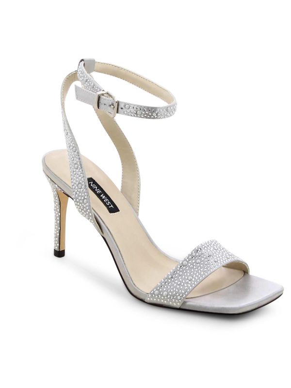 נעלי ערב אלגנטיות עם אבנים ועקב גבוה