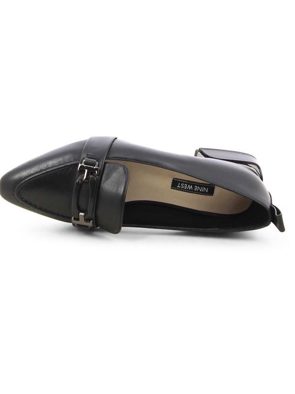 נעלי מוקסין לנשים עם שפיץ ואבזם