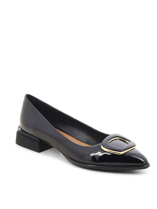 נעלי סירה לנשים עם אבזם ועקב נמוך