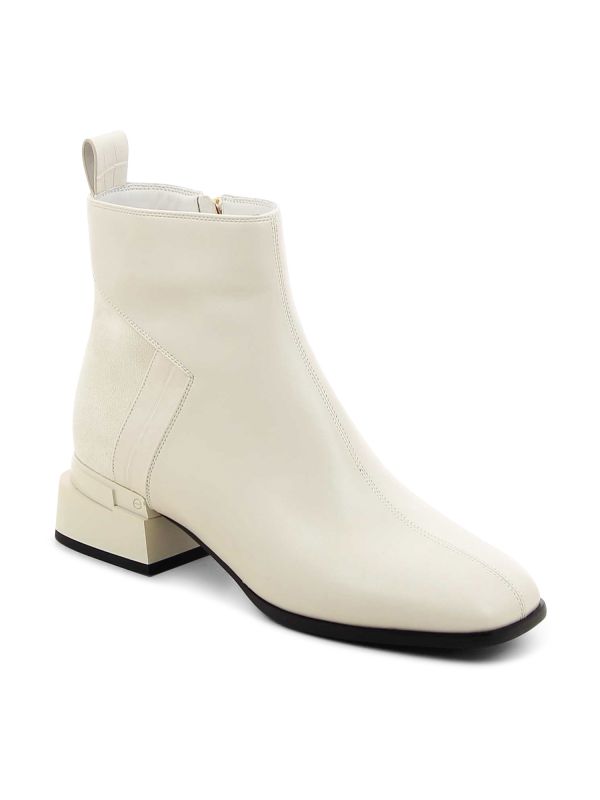 מגפוני נשים עם עקב ייחודי