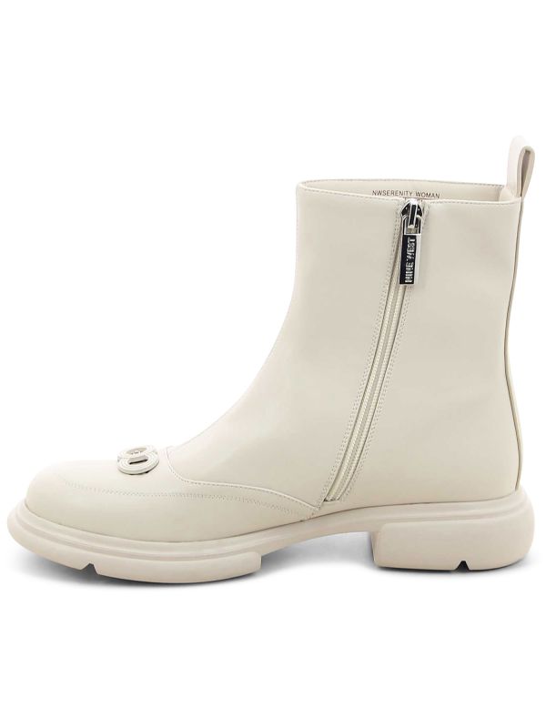 מגפוני נשים עם תכשיט עגול