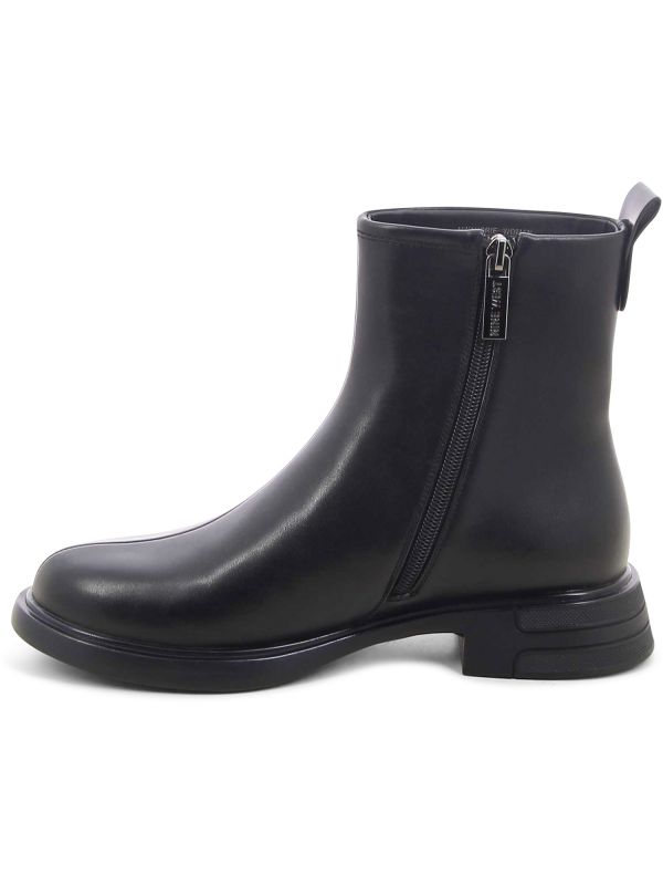 בוטס נשים עם עקב נמוך