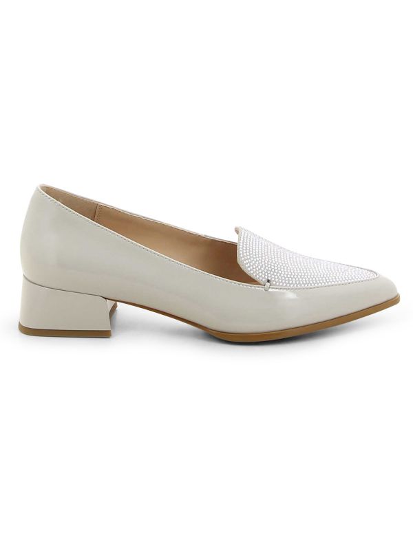 נעלי מוקסין בגימור מבריק עם אבנים לנשים