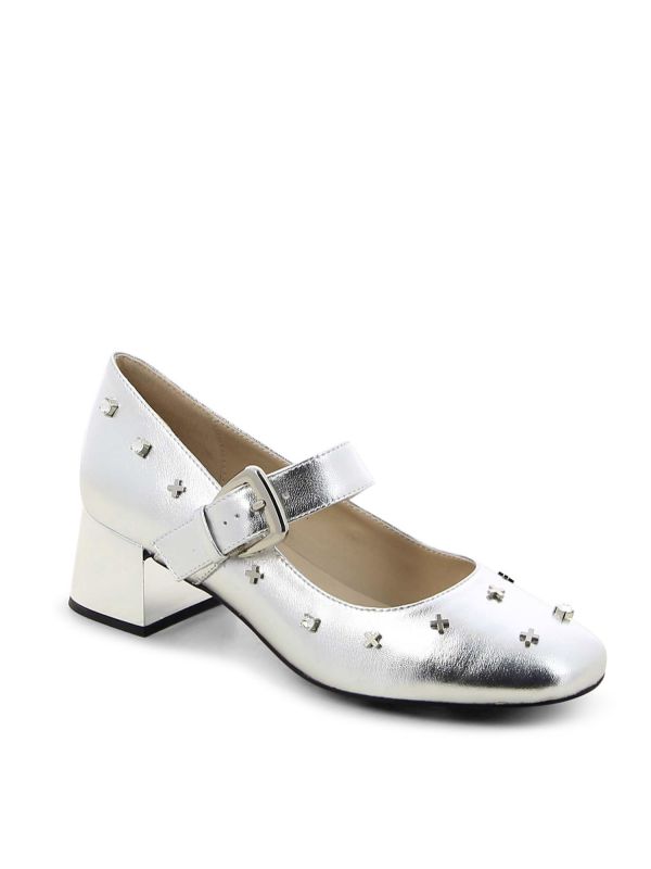 נעלי מרי ג’יין כסופות עם ניטים לנשים