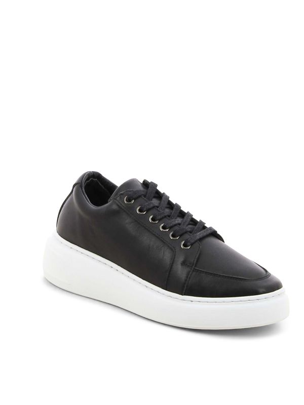 נעלי סניקרס קלאסיות עם סוליה עבה לנשים