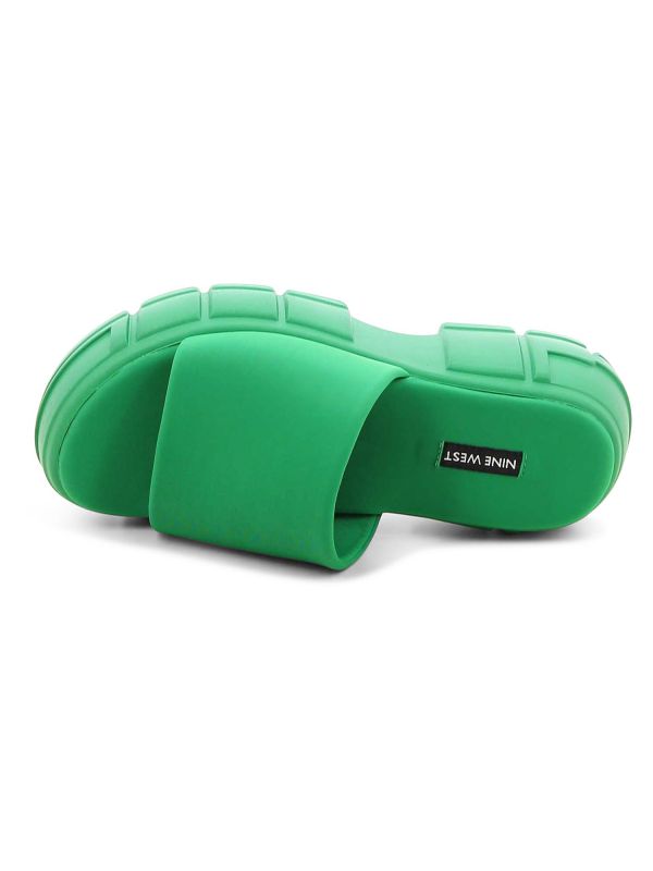 כפכפי פלטפורמה לנשים עם רצועה עבה