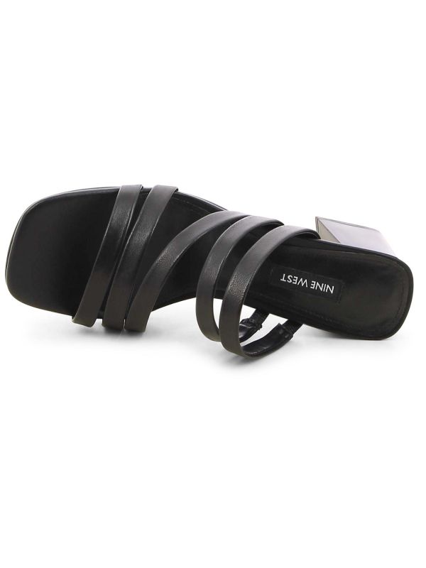 כפכפי נשים עם רצועות ועקב מרובע