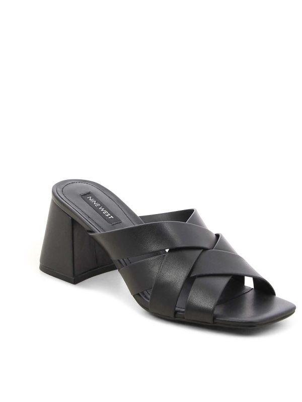 כפכפים עם עקב נמוך לנשים