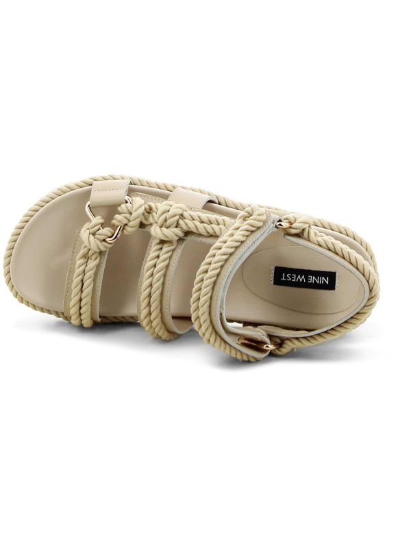 סנדלי נשים שטוחים עם רצועות חבל