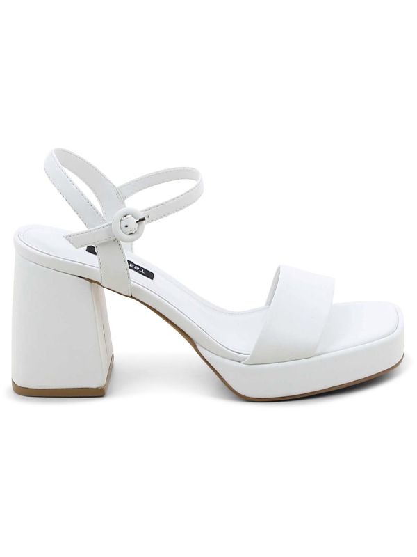 סנדלי נשים עם רצועה ועקב צ’אנקי