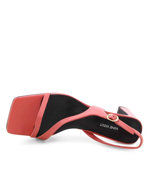 סנדלי נשים עם רצועה אה סימטרית ועקב גבוה