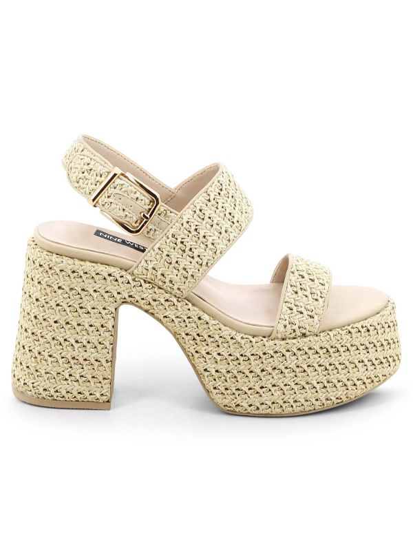 סנדלי פלטפורמה קלועים עם עקב גבוה