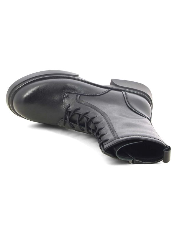 נעליים צבאיות עם שרוכים לנשים