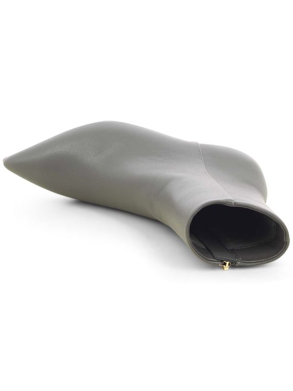 מגפוני עקב עם שפיץ לנשים