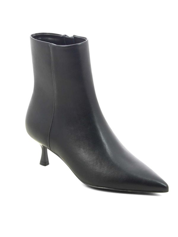 מגפוני עקב עם שפיץ לנשים