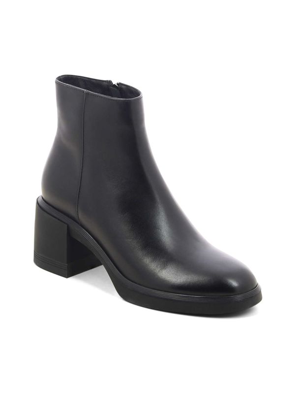 מגפוני נשים עם עקב מרובע