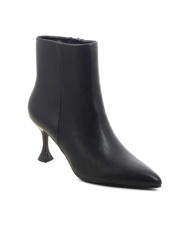 מגפוני עקב עם שפיץ לנשים