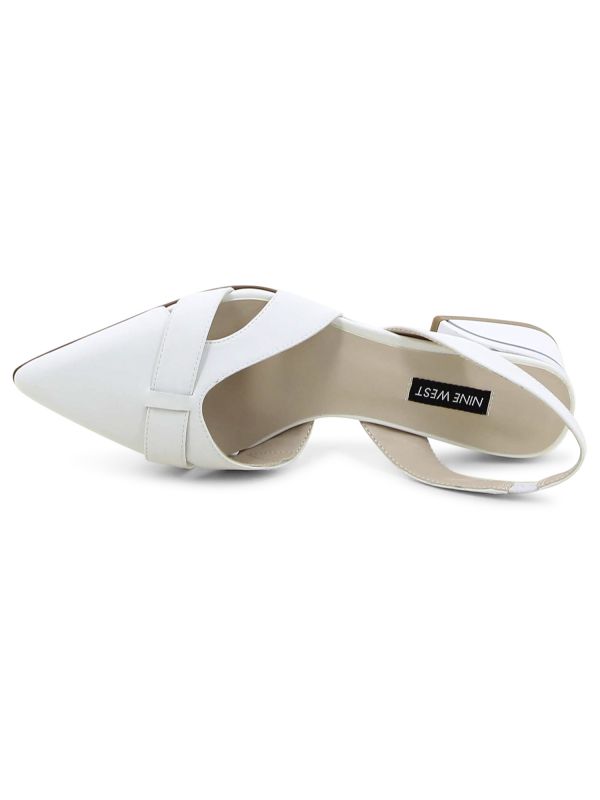 נעלי סירה עם פתחים לנשים