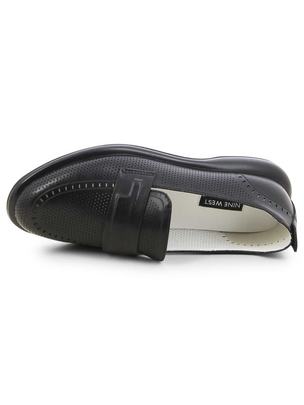 נעלי מוקסין דוגמא מחוררת לנשים