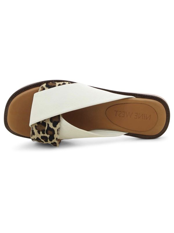 כפכפים שטוחים דוגמא מנומרת לנשים