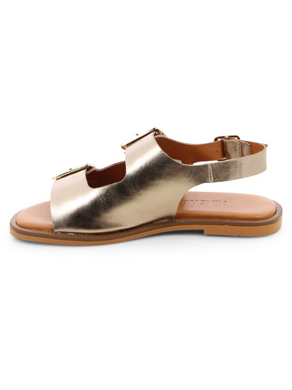 סנדלים שטוחים עם אבזמים מוזהבים לנשים