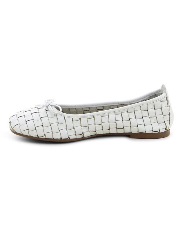 נעלי בובה קלועות לנשים